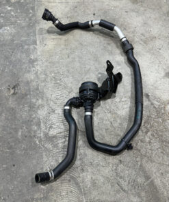 2024 BMW M3 M4 G80 G82 AUXILIARY WATER PUMP OEM 884061401