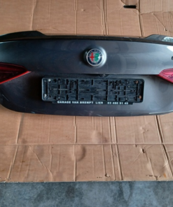 Alpha romeo giulia qv 2.9 trunk rear