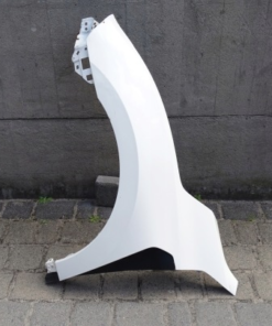 Honda civic x r type h b wing at the front. left.