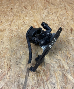 Pump waters thermostat valve alpha romeo giulia 00500490780 68312761ac 2016